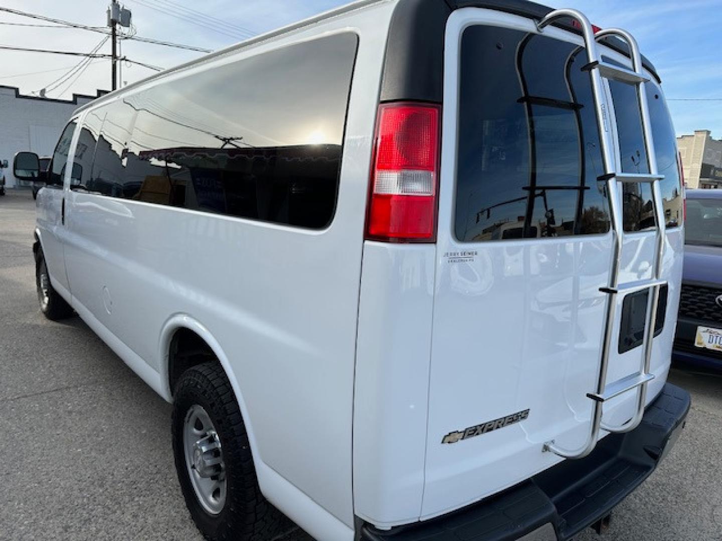 2017 White Chevrolet Express LT 3500 Extended (1GAZGPFG5H1) with an 6.0L V8 OHV 16V FFV engine, 6A transmission, located at 3200 1st Avenue North, Billings, MT, 59101, (406) 245-9055, 45.779270, -108.510742 - Off-Lease Lease Unit with Great Maintenance Records! 15 Passenger Van with LT Package, Towing, Tilt Steering, Cruise Control, Rear Air, Rear Heat, Factory Tinted Glass, Dual Power Seats and Much More! CarFax Dealer. Auto Brokers of Montana/AA&A Auto Rental/Fox Car Rental - Photo#6